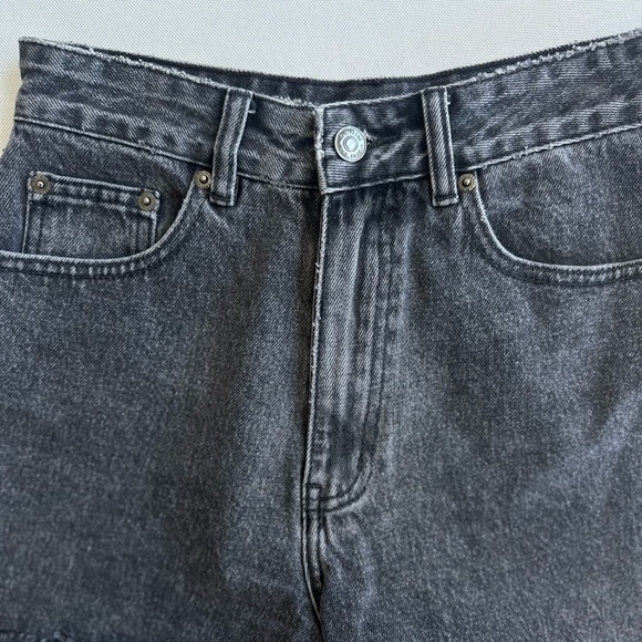 Glassons Super High Rise Fitted Shorts - Picture 4 of 7